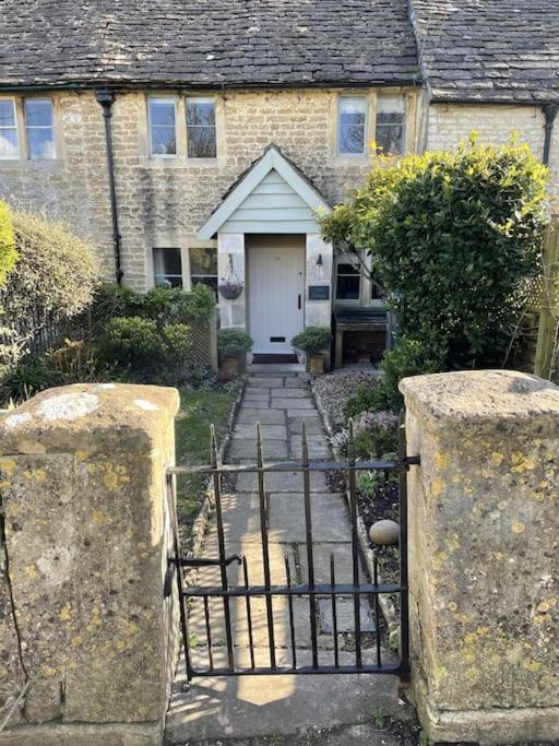 Hebe Cottage - Idyllic And Homely With Attention To Detail Atworth Luaran gambar
