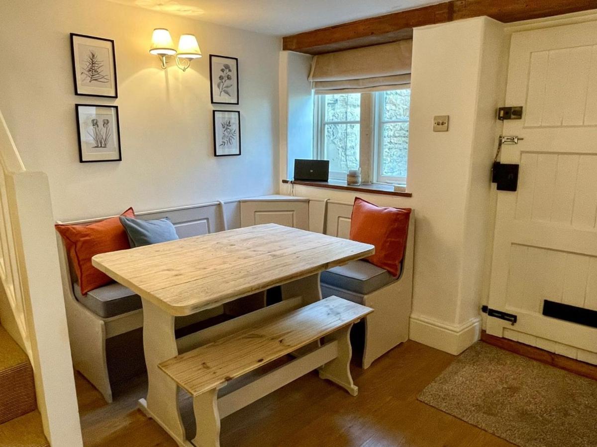 Hebe Cottage - Idyllic And Homely With Attention To Detail Atworth Luaran gambar