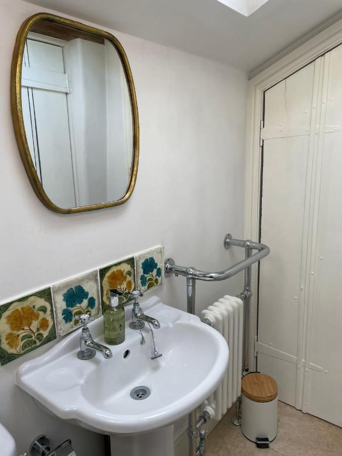 Hebe Cottage - Idyllic And Homely With Attention To Detail Atworth Luaran gambar