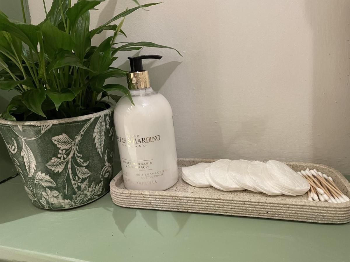 Hebe Cottage - Idyllic And Homely With Attention To Detail Atworth Luaran gambar
