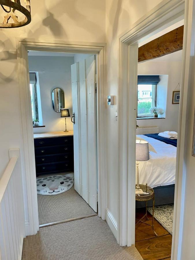 Hebe Cottage - Idyllic And Homely With Attention To Detail Atworth Luaran gambar