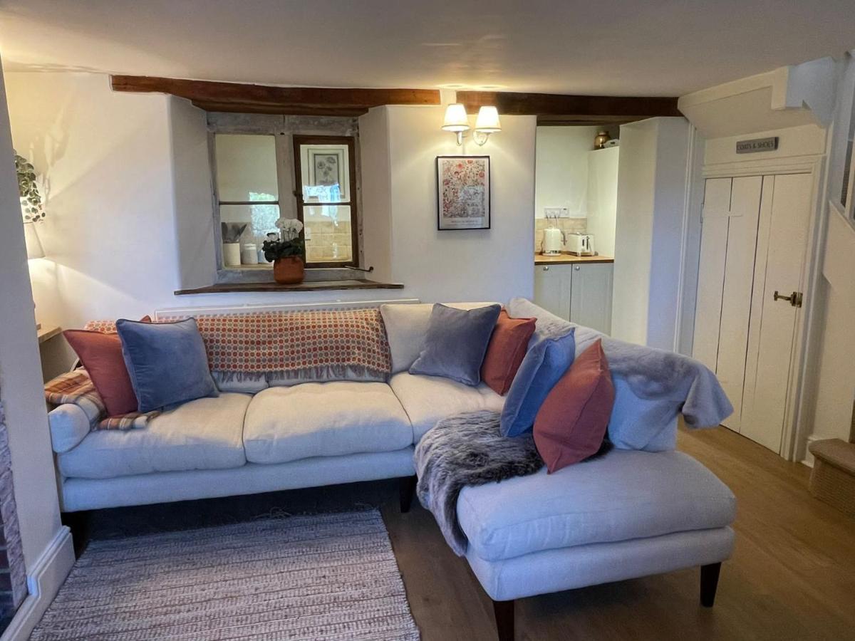 Hebe Cottage - Idyllic And Homely With Attention To Detail Atworth Luaran gambar